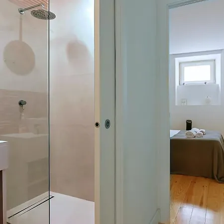 Plum Guide - The Hillside Nest Appartement Lissabon